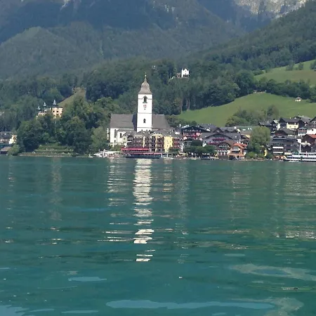 Ferien Tiny Haus Am Waldrand Kamp alanı Bad Ischl
