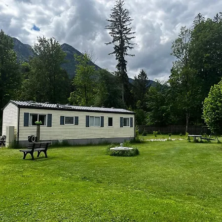 Ferien Tiny Haus Am Waldrand Kamp alanı *